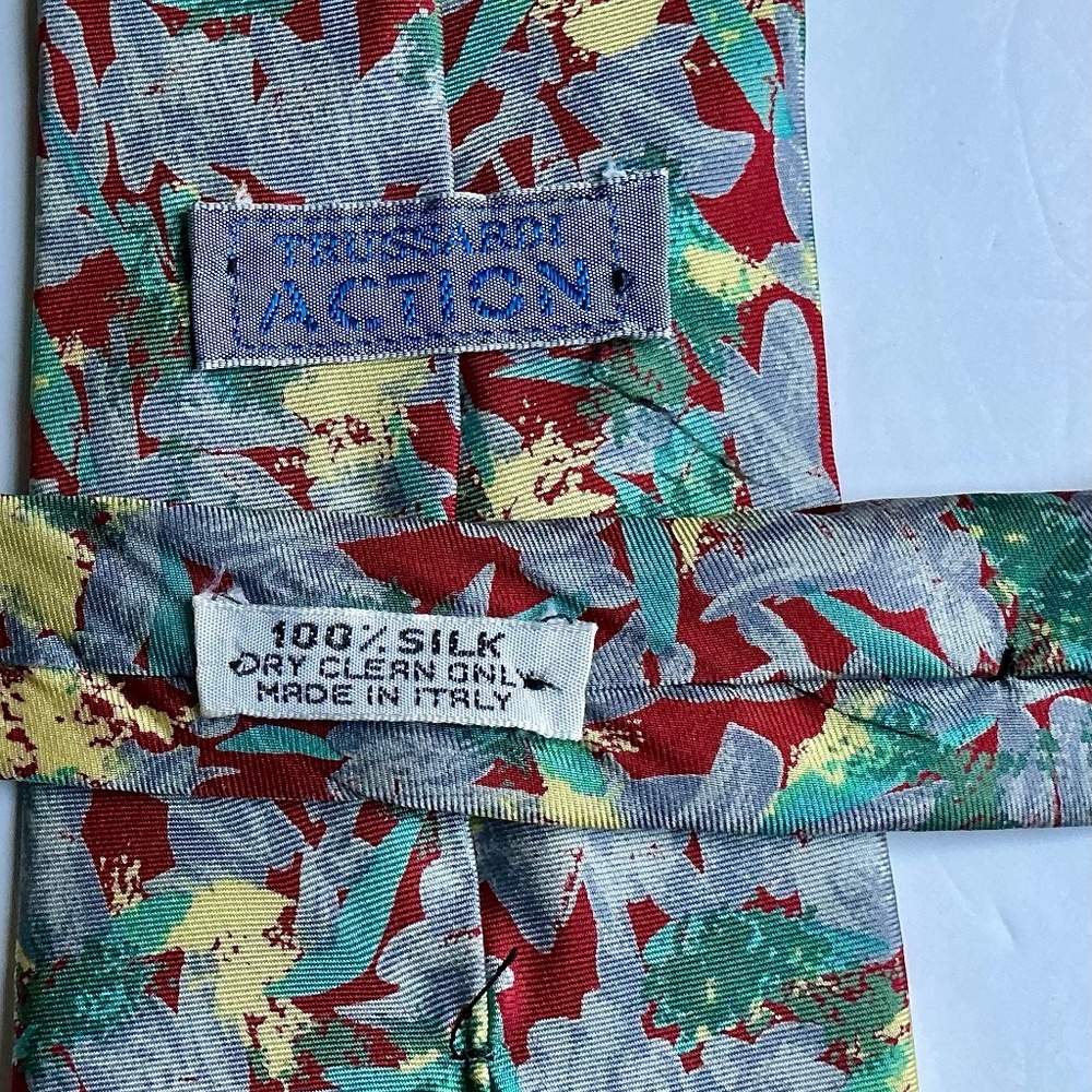Trussardi ACTION , lovely colourful print all Silk Tie.Made in Italy 🇮🇹